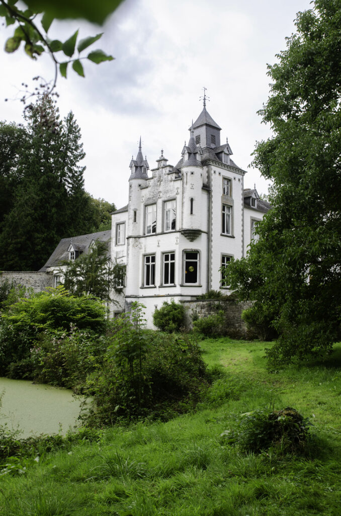 Château de Thozée, gentilhommière de Félicien Rops, dans la campagne proche de Namur